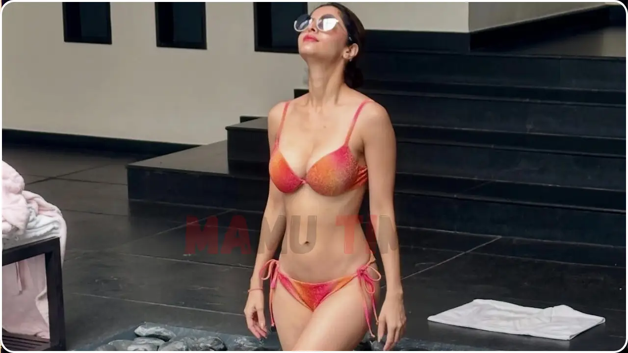 Vedhika Bikini Viral Video