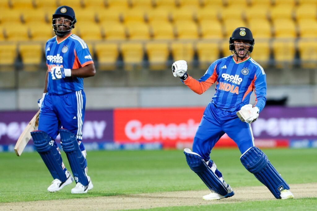 13.2 ஓவர்களில் 199 ரன்கள்! அபிஷேக் சர்மாவின் ருத்ரதாண்டவத்தால் நியூசிலாந்தை வீழ்த்தி தொடரை வென்ற இந்தியா!